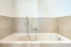 Helle 2-Raum Dachgeschosswohung im Waldstraßenviertel - Badewanne Referenzbild