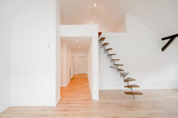 Perfekte 4-Raum Familienwohnung mit großer Galerie in Seenähe, 04159 Leipzig, Dachgeschosswohnung