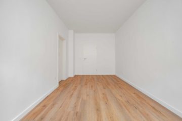 Sanierte 1,5 Raumwohnung mit großem Balkon im Herzen von Lindenau, 04177 Leipzig, Etagenwohnung